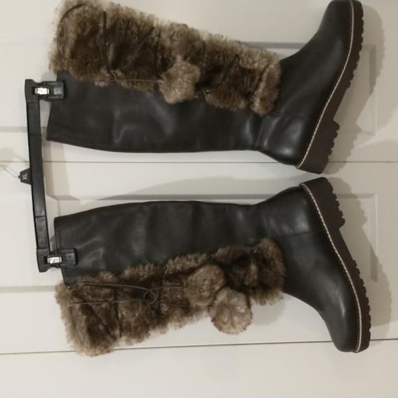 Boots - Picture 2 of 3